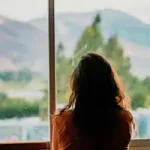 5 Υπενθυμίσεις για Όσους Φροντίζουν woman thinkingpexels felipesantt 3029699
